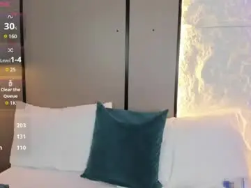 Elara_bloom_  live sex cam