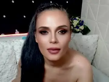 Julia_divinne  live sex cam