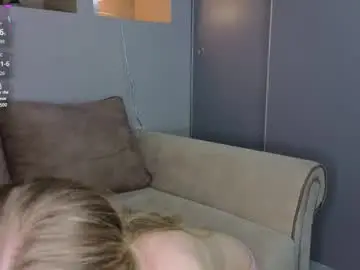 Lynntiny  live sex cam