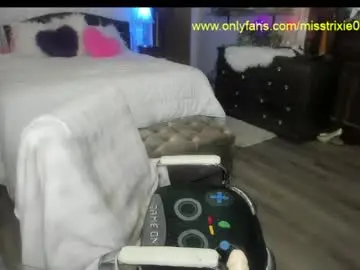 Miss_trixie  live sex cam