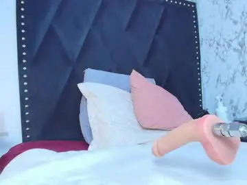 Naia_x  live sex cam