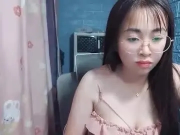 Yumii696  live sex cam