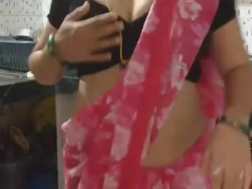 Zoya_4u  live sex cam