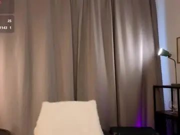 Jeniffertosten  live sex cam
