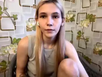 Ivettemcnichol  live sex cam