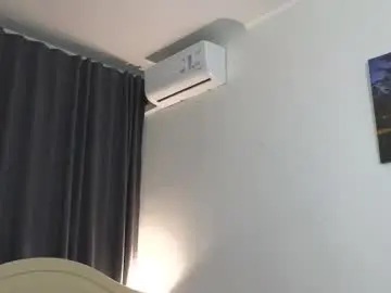 Kiki_low  live sex cam