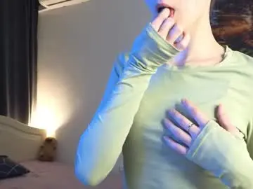 Kiki_low  live sex cam