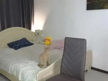 Kiki_low  live sex cam