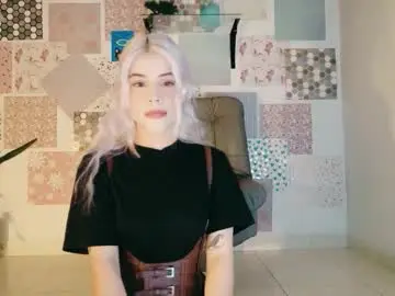 Luckysapphire777  live sex cam