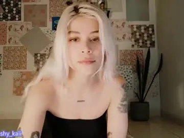 Luckysapphire777  live sex cam