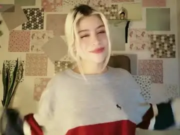 Luckysapphire777  live sex cam