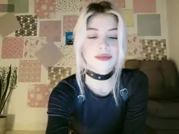 Luckysapphire777  live sex cam
