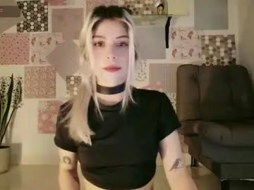 Luckysapphire777  live sex cam
