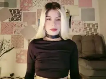 Luckysapphire777  live sex cam