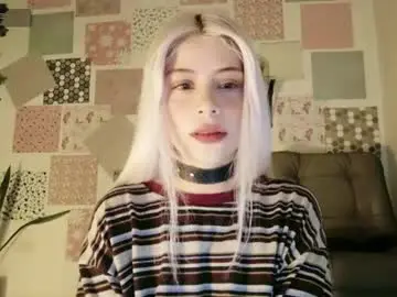 Luckysapphire777  live sex cam