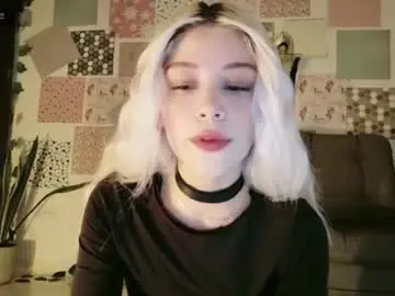 Luckysapphire777  live sex cam