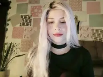 Luckysapphire777  live sex cam