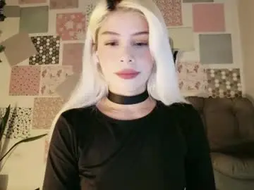 Luckysapphire777  live sex cam