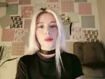Luckysapphire777  live sex cam