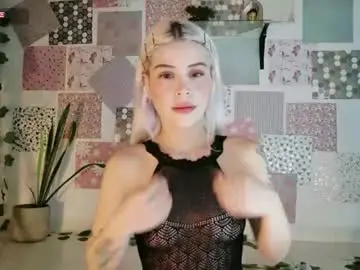 Luckysapphire777  live sex cam