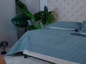 Miialux  live sex cam