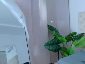 Miialux  live sex cam