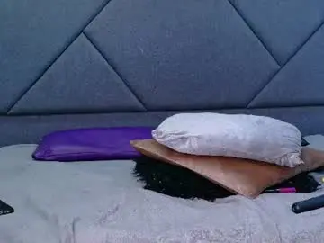 Miladeroux  live sex cam