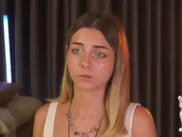 Milkeyes  live sex cam