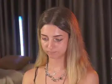 Milkeyes  live sex cam