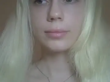 Ditaxviraah  live sex cam