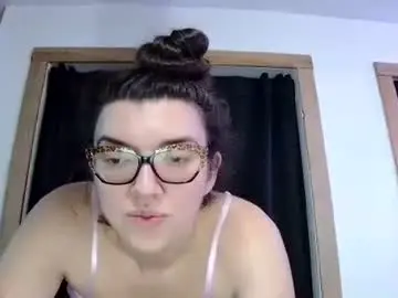 Juicybootyqt  live sex cam