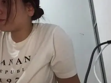 Laila_23  live sex cam