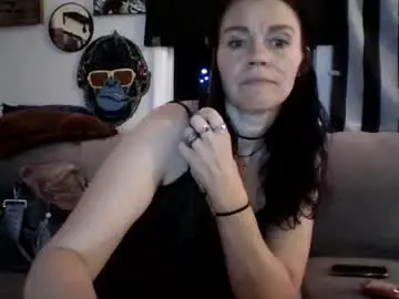 Longstorywhore  live sex cam
