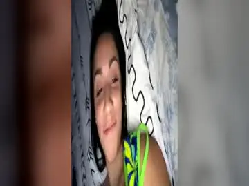 Violetvanes  live sex cam