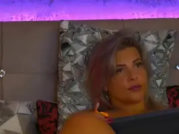 Zoemesmerizee  live sex cam