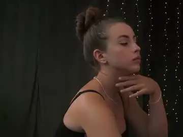 _elicharm  live sex cam