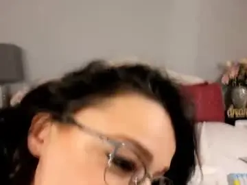 Hornyymilff  live sex cam