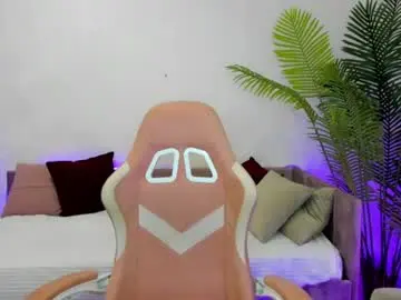 Loona_blossom  live sex cam