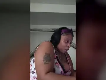 Madamnikki  live sex cam