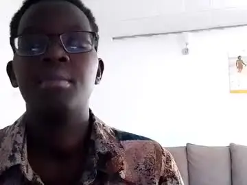 Milfyclaude  live sex cam