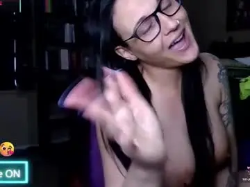 Mskinkypunishur  live sex cam