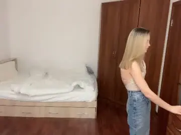 Serenasojda  live sex cam