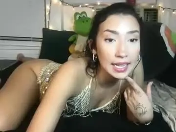 Ursweetestlilly  live sex cam