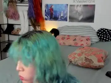 Vaioletuwu  live sex cam