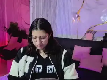 Zyra_tay  live sex cam