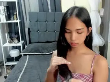 Asian_prettypetite  live sex cam