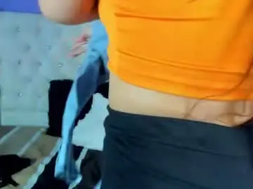 Candy_queens__  live sex cam