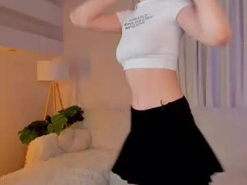 Pinkieblush  live sex cam