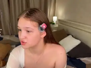 Playfulmelly  live sex cam