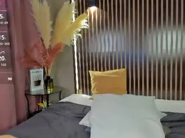 Savageque_en  live sex cam